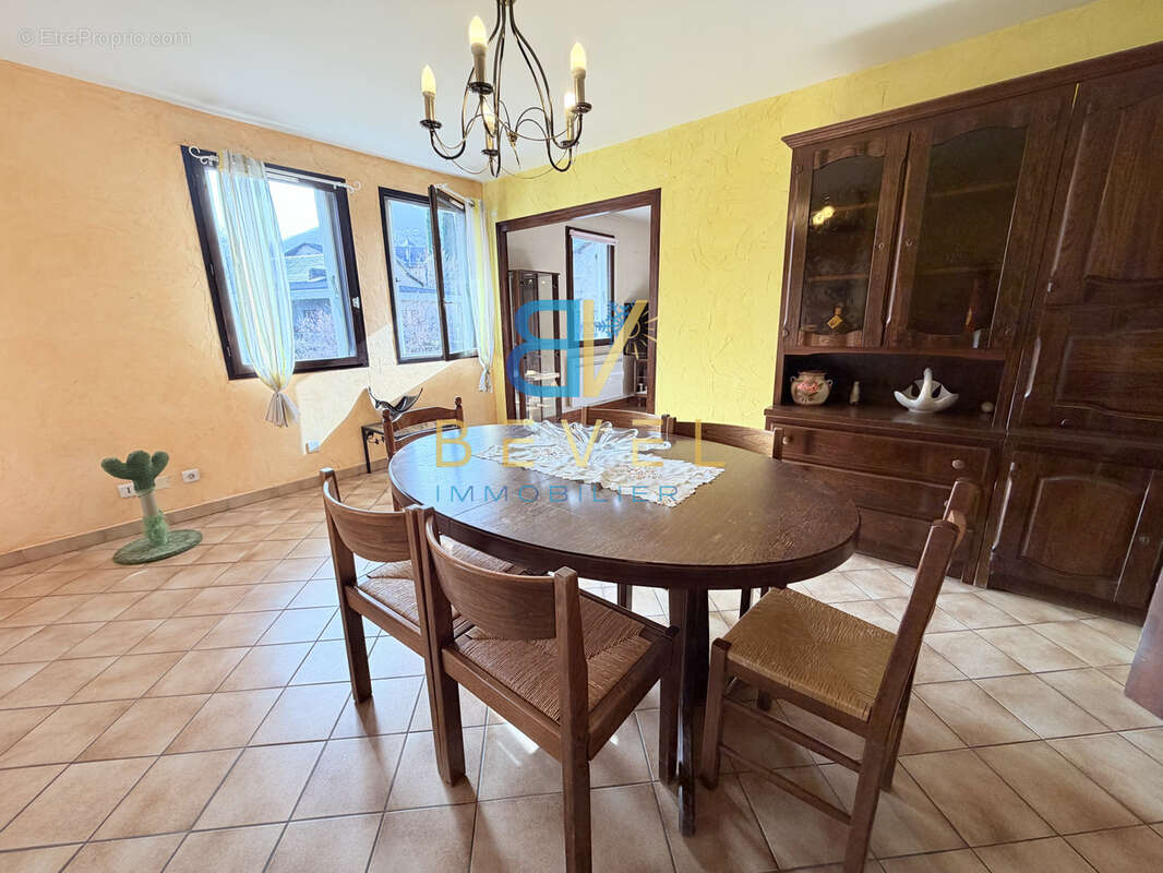 Appartement à SAINT-JEAN-DE-MAURIENNE