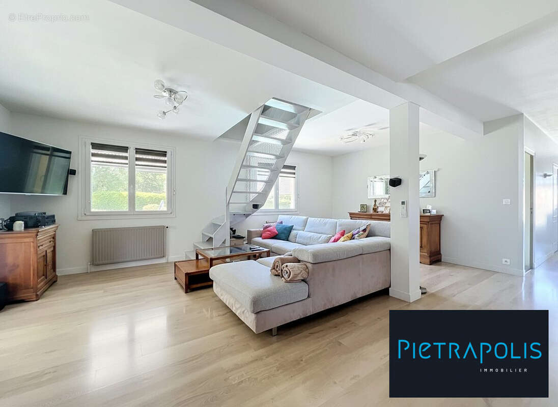 Maison 130 m² à Bretigny  - photo 4