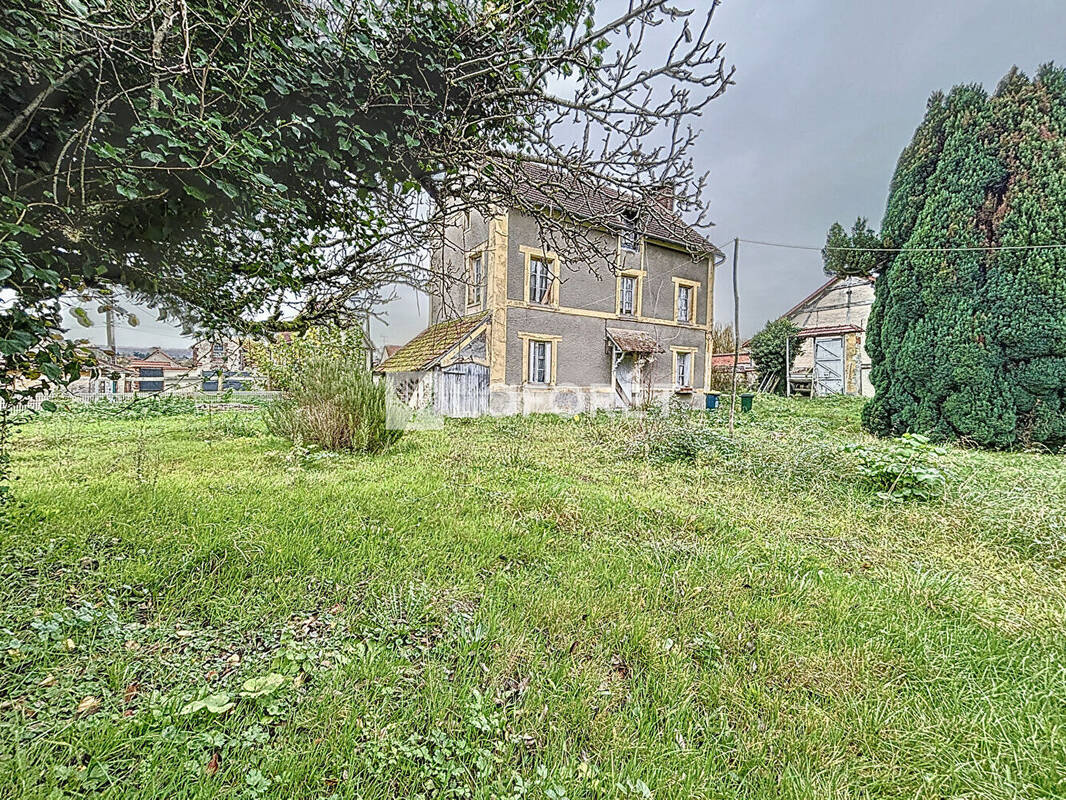 Terrain à SAINT-JUST