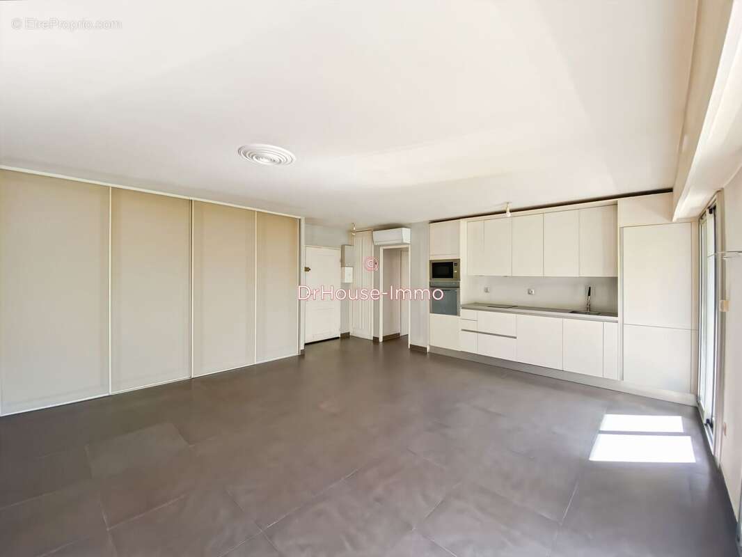 Appartement 48 m² à Marseille-8e  - photo 11