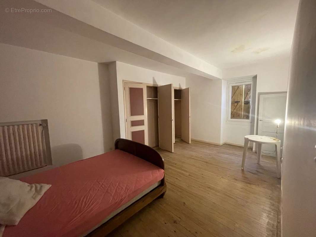 Maison à VIC-FEZENSAC