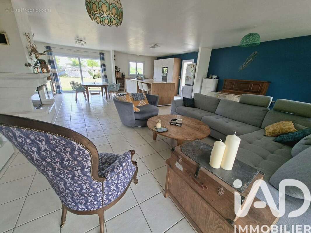 Maison 171 m² à Quincay  - photo 6