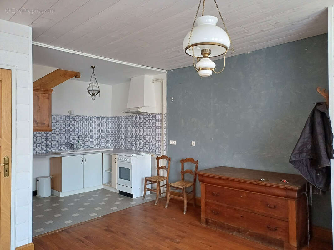 Maison à PEYRUSSE-LE-ROC