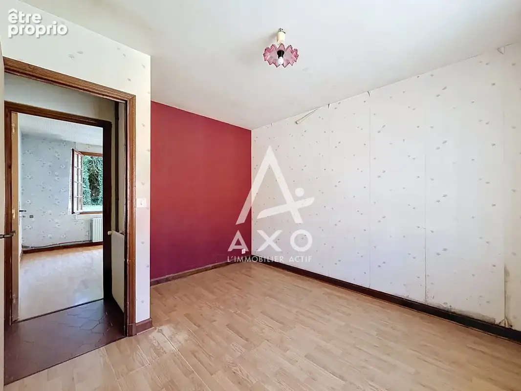 Maison familiale avec garage et dépendance - photo 9