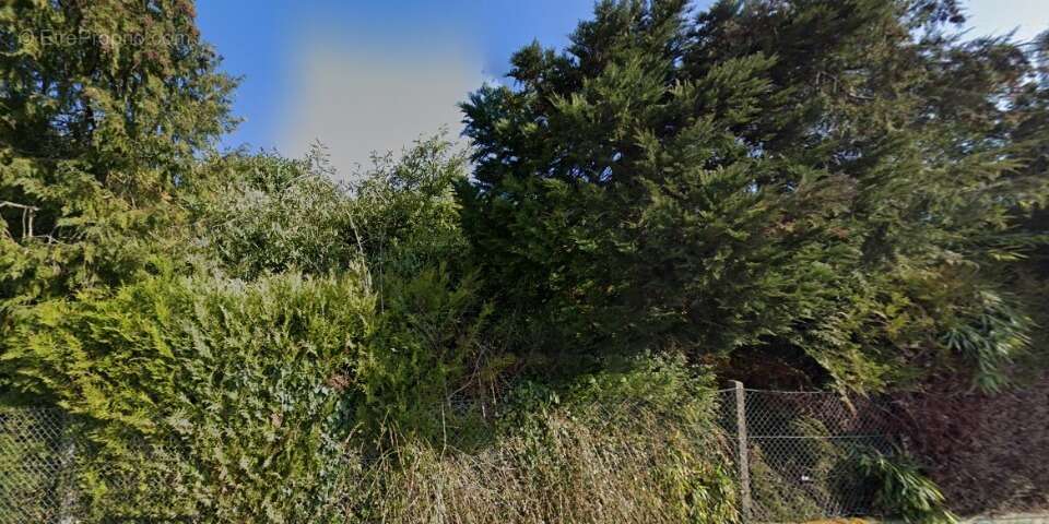 Terrain à MEZY-SUR-SEINE