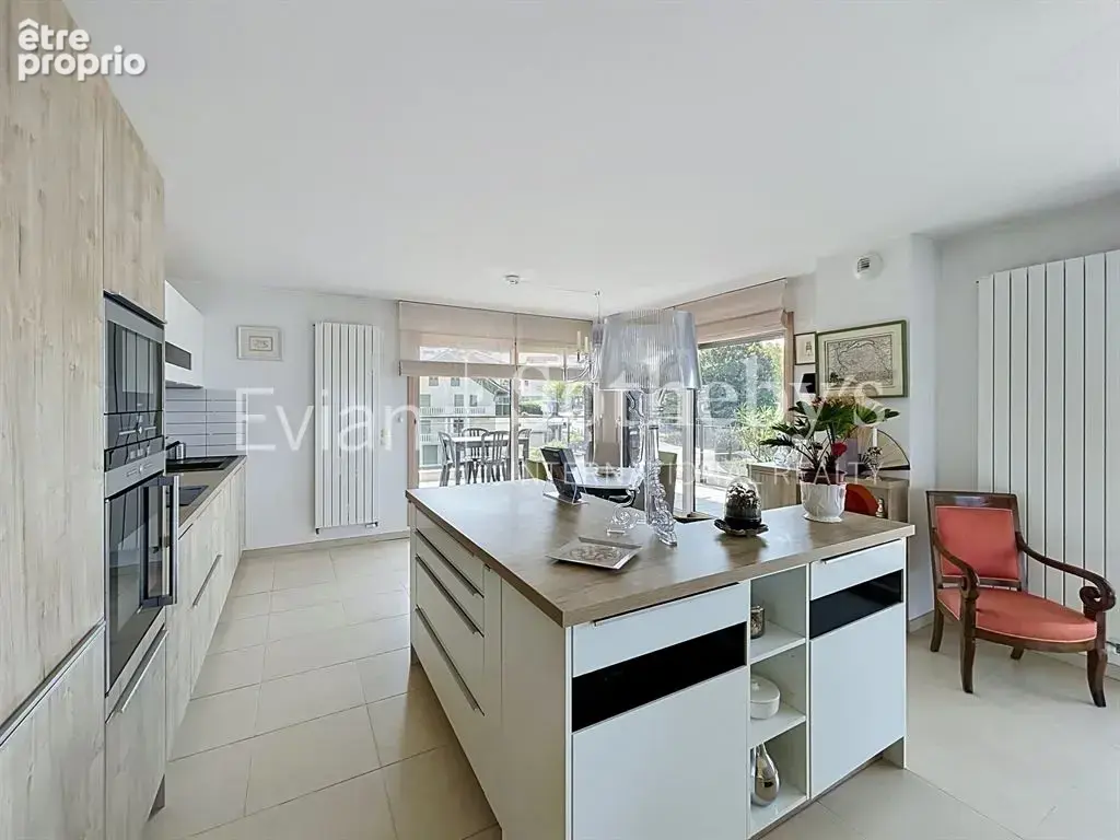 Evian-les-Bains – Appartement T4 en attique avec vue panoramique sur le lac - photo 4