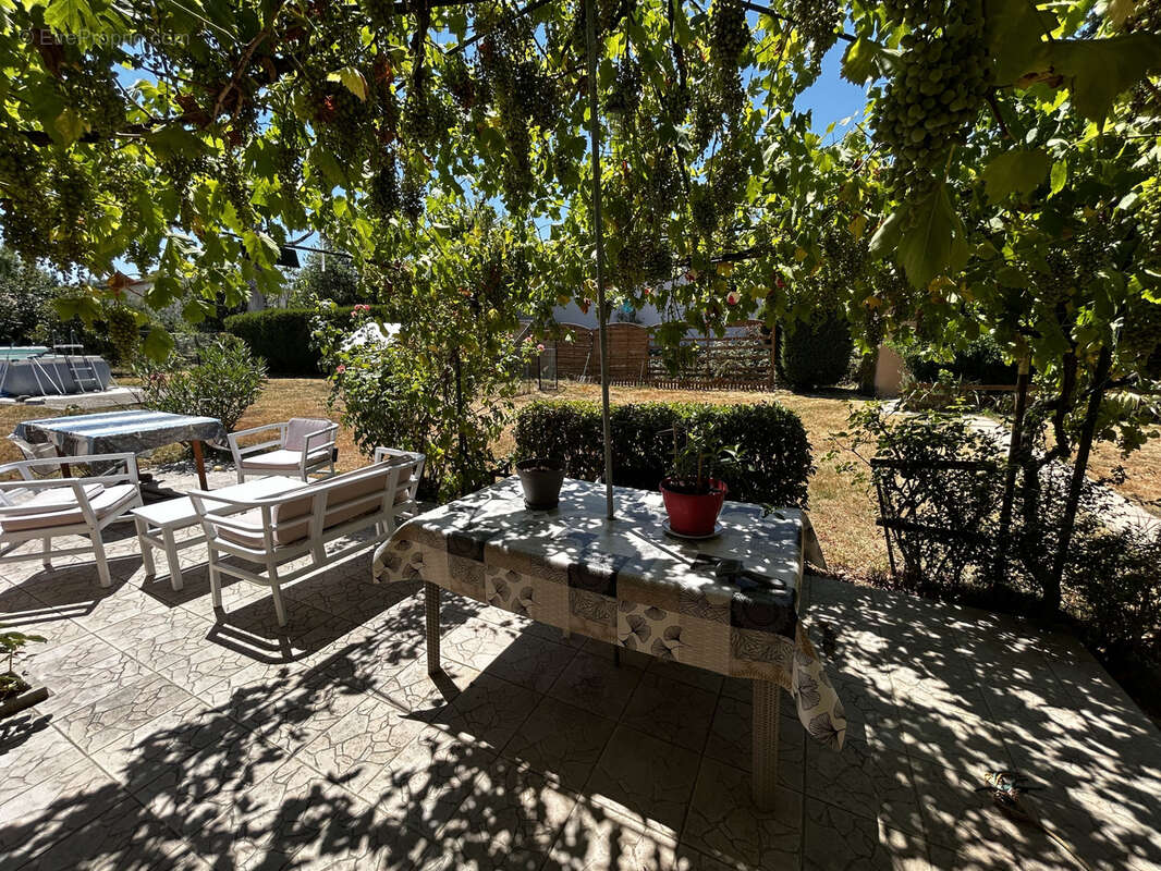 Labruguiere -très belle villa de plain pied avec garage et jardin - photo 6