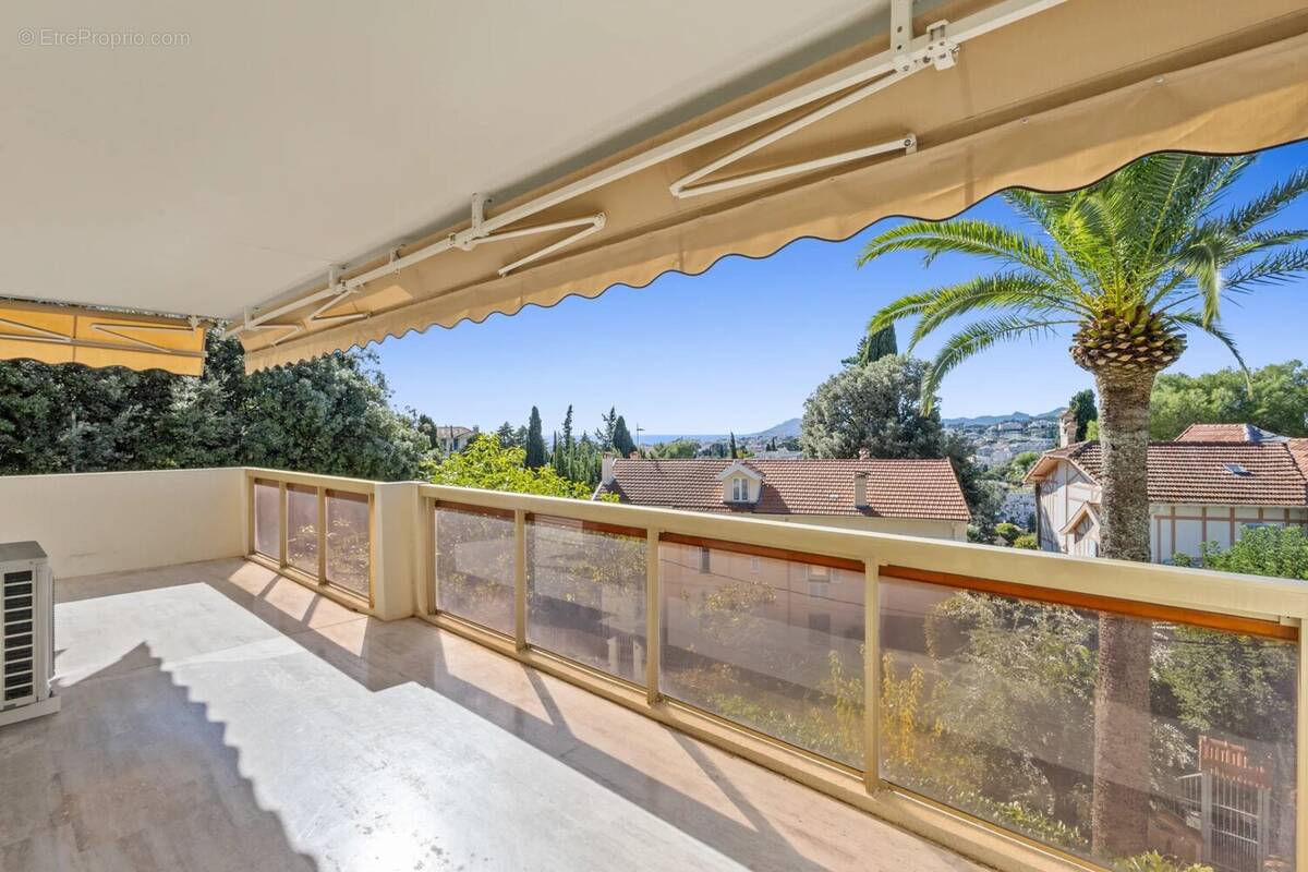 Appartement à LE CANNET