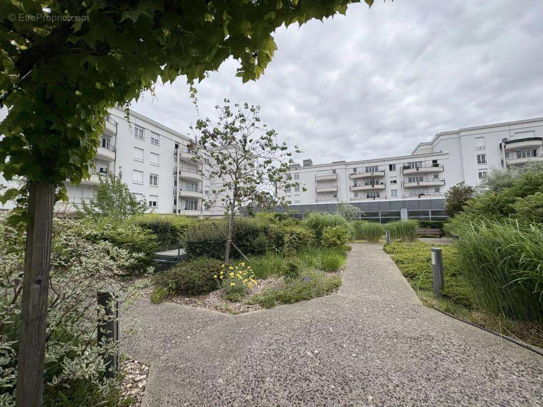 Appartement à MONTIGNY-LE-BRETONNEUX