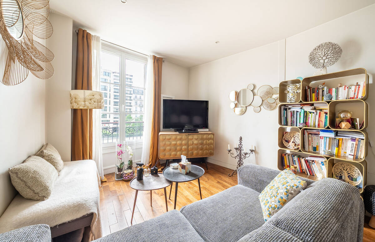 Appartement à NEUILLY-SUR-SEINE