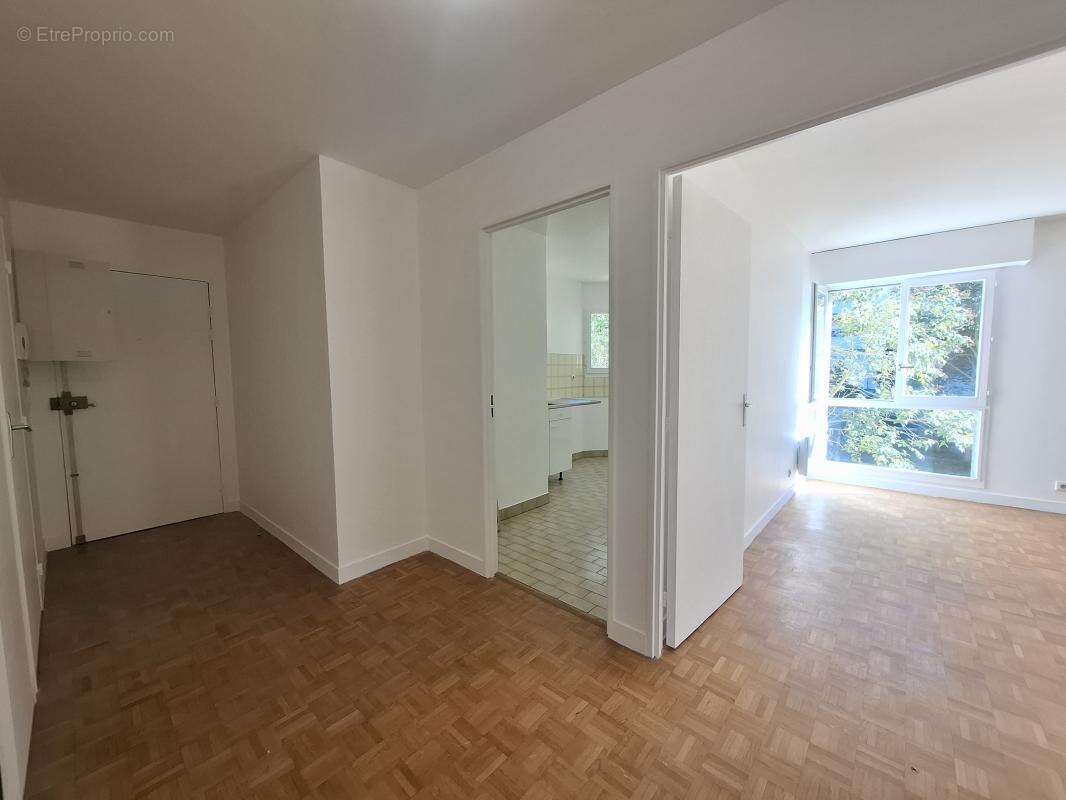 Appartement à LA GARENNE-COLOMBES