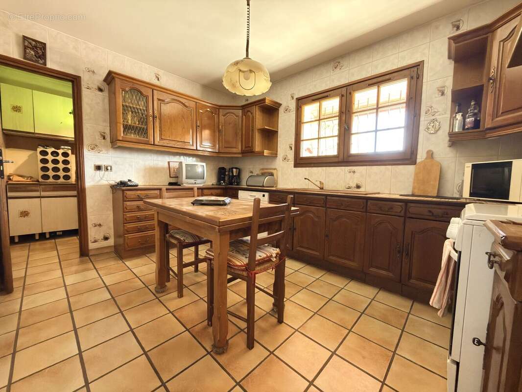 Maison à SAINT-ESTEVE