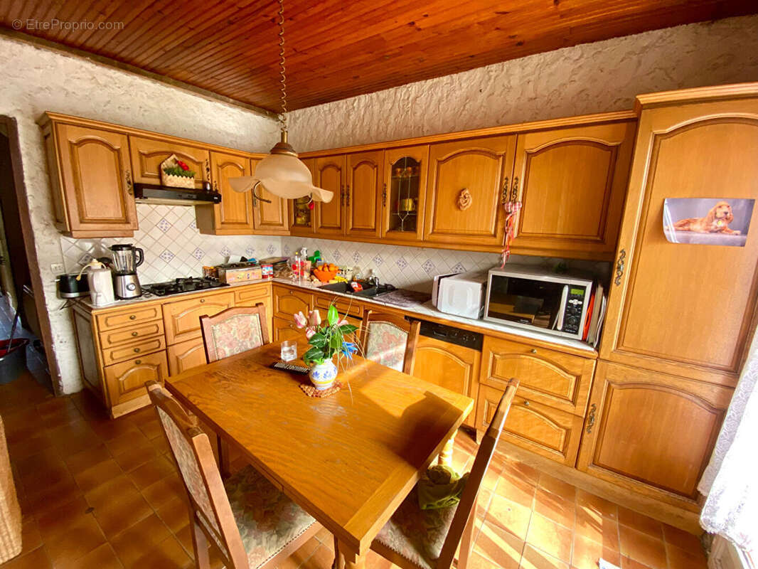 Maison à LASSAY-SUR-CROISNE
