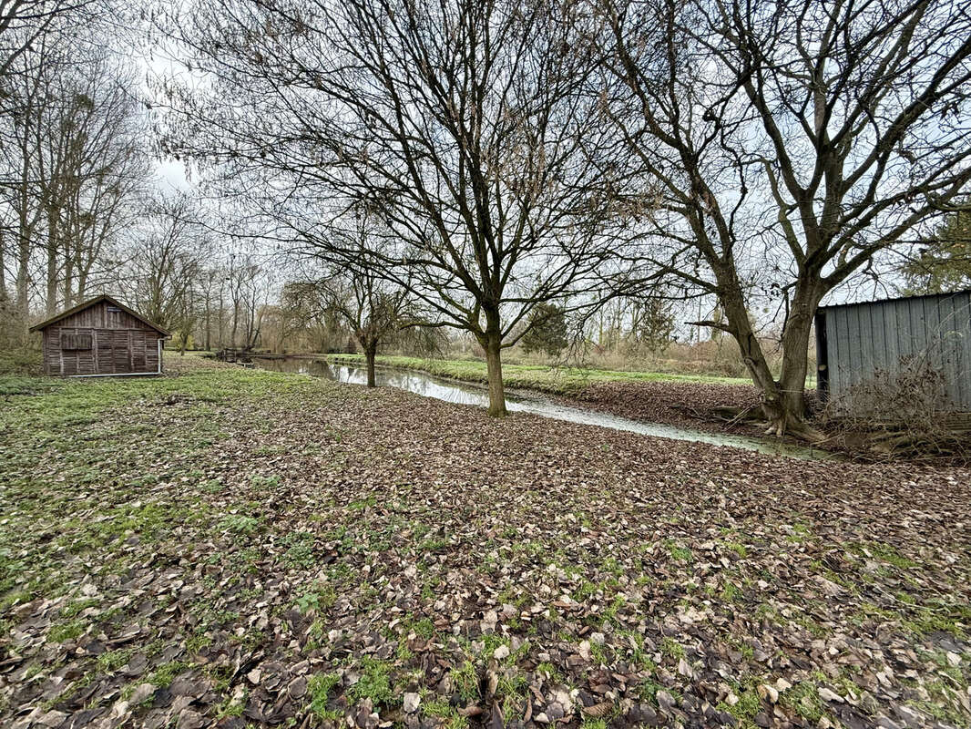 Terrain à VOYENNES