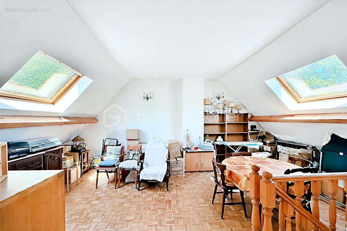Maison à COUTEVROULT