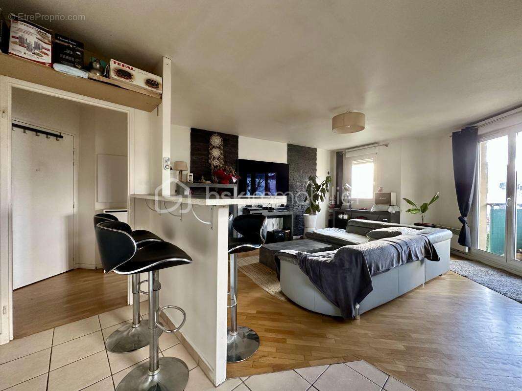 Appartement à SAVIGNY-LE-TEMPLE