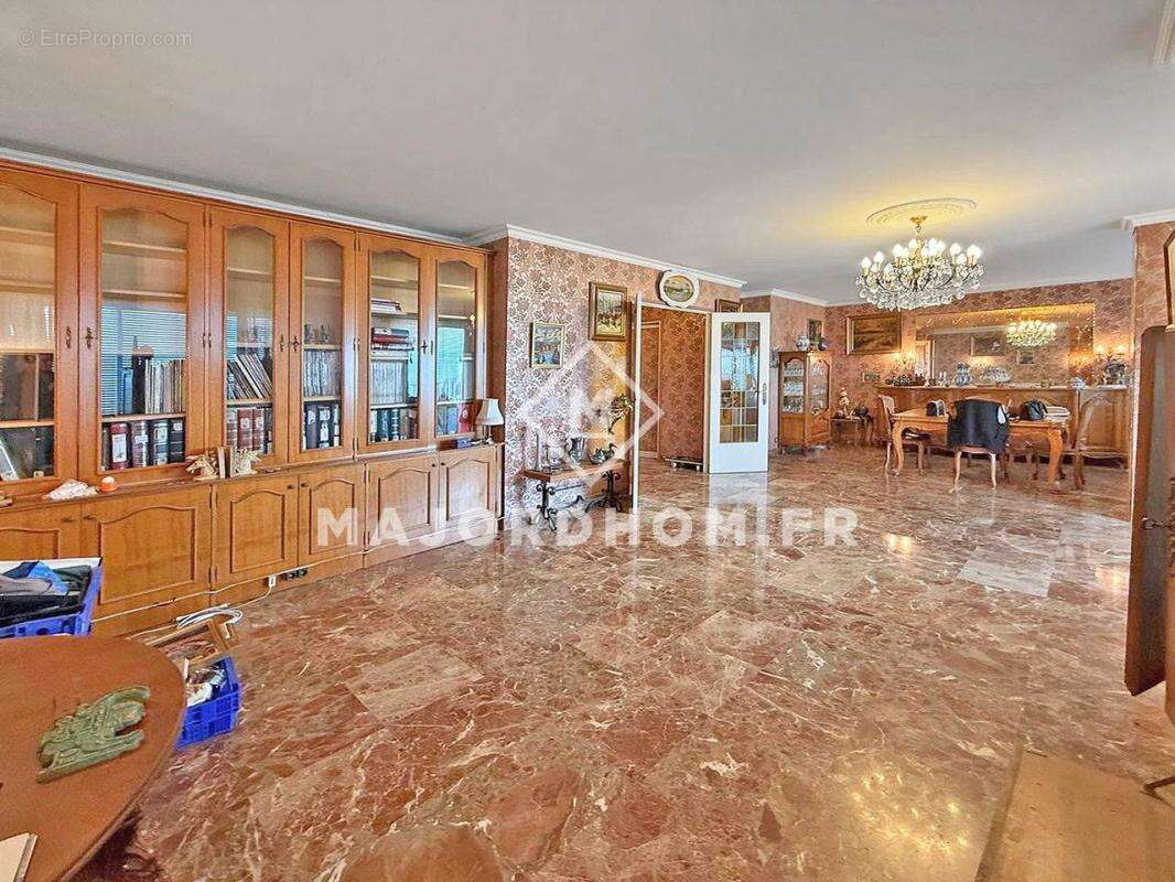 Appartement à MARSEILLE-9E