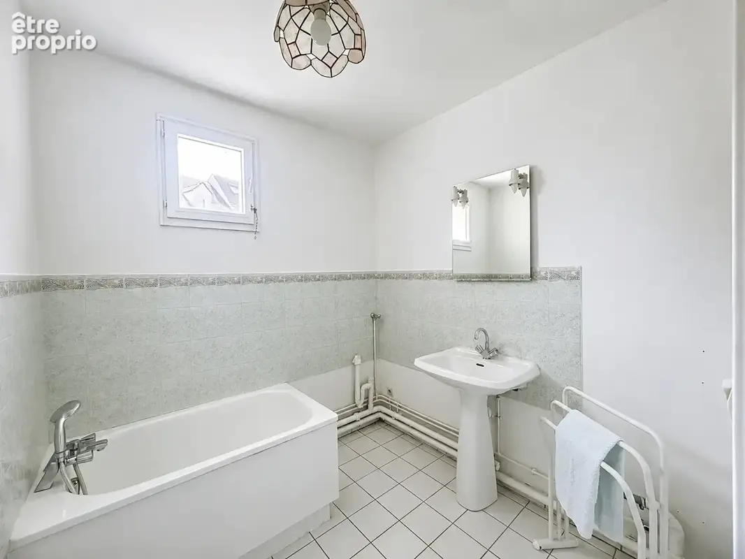 Montlhery centre-ville - appartement de type f4 - 87 m2 - balcons et box - photo 10