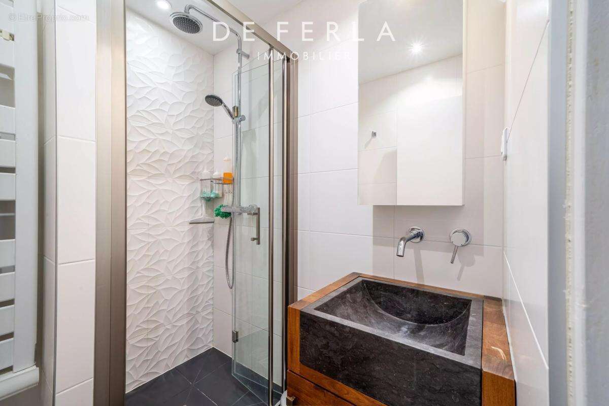 Appartement à PARIS-14E