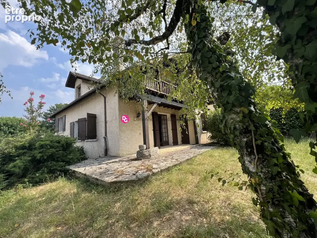 Maison à LIVINHAC-LE-HAUT