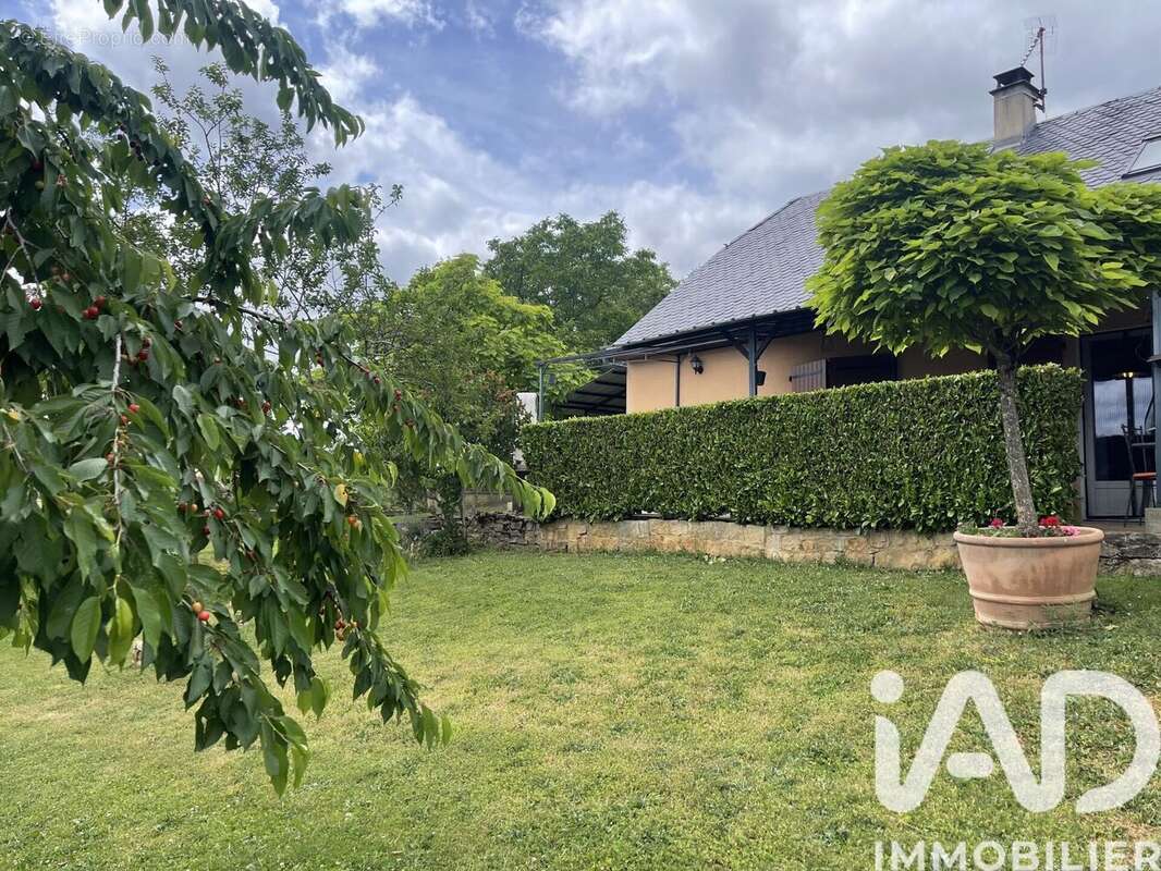 Maison 148 m² à Saint-Martin-De-Lenne  - photo 2