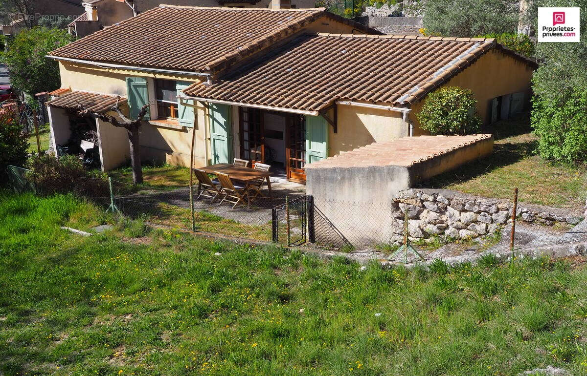 Maison à ESPARRON-DE-VERDON