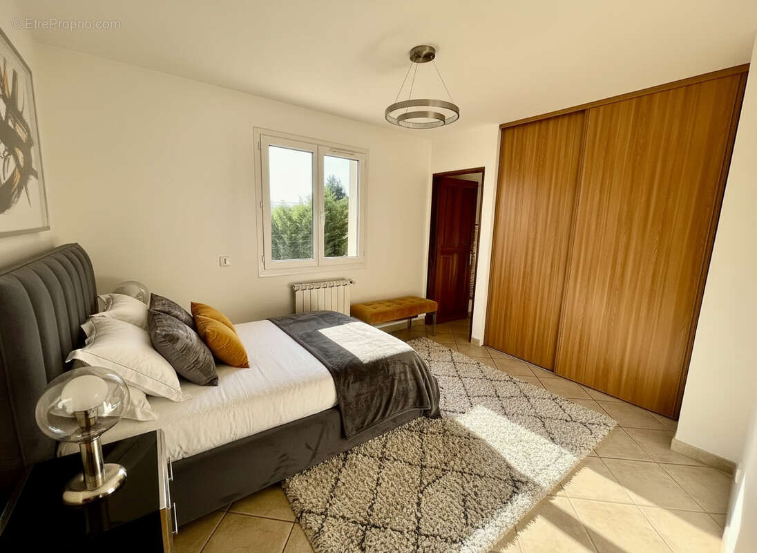 Appartement à L'ISLE-SUR-LA-SORGUE