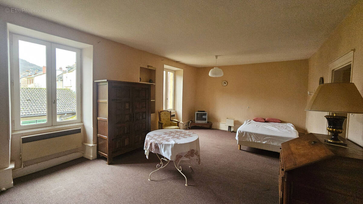 Appartement à SAINT-GENIEZ-D'OLT