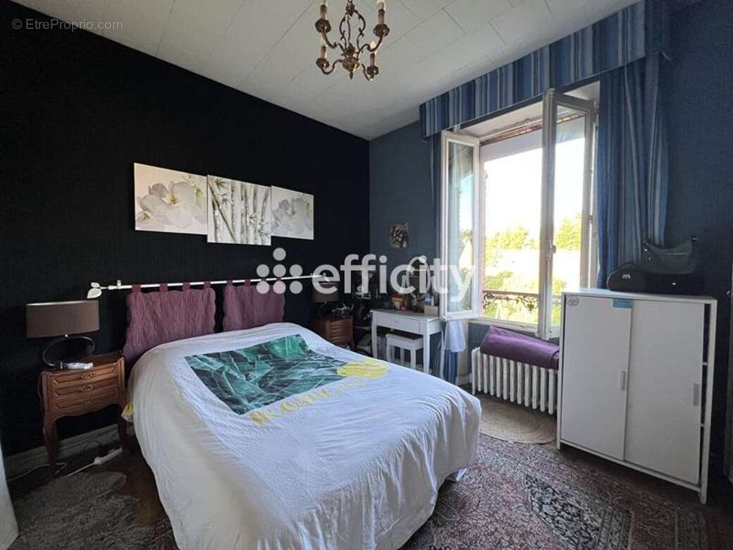 Maison à SAINT-PIERRE-LES-NEMOURS