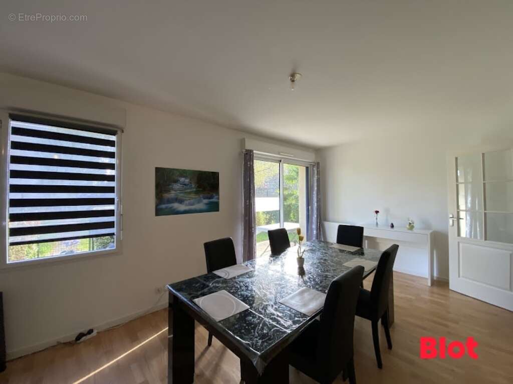 Appartement à JANZE