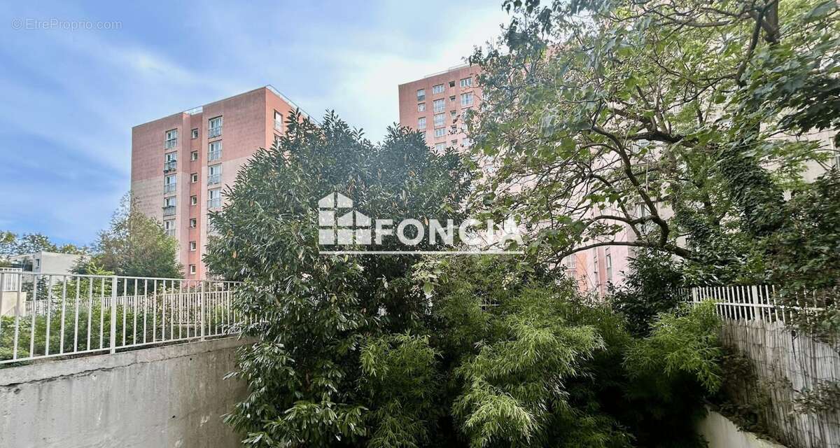 Appartement à PARIS-20E