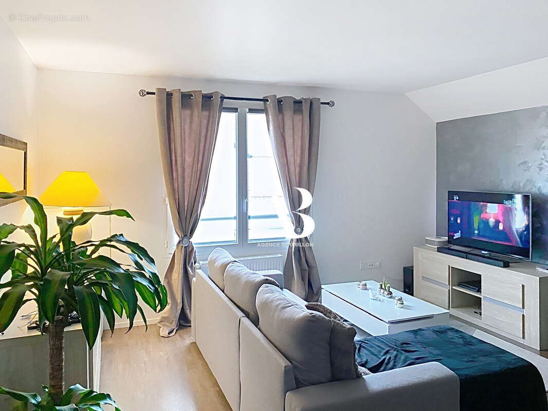 Appartement à MOISSY-CRAMAYEL