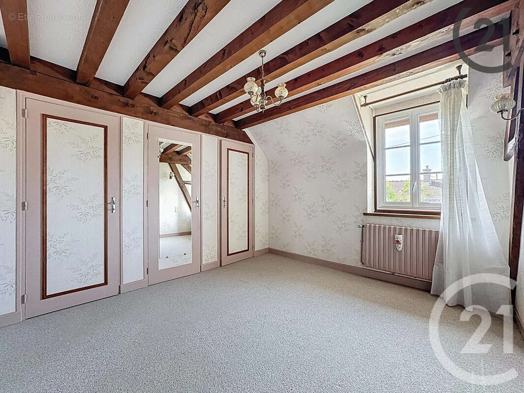 Maison à SAINT-JULIEN-LES-VILLAS