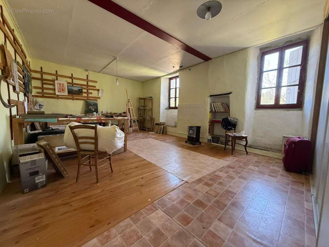   - Maison à FABRAS