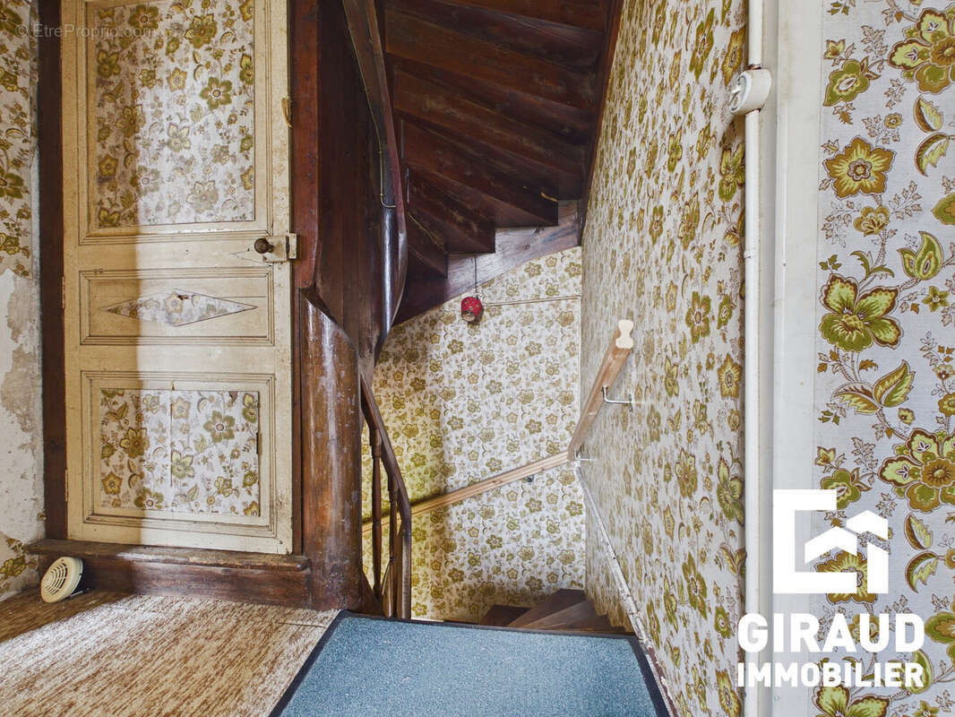 Maison à SAINT-CYR-DES-GATS