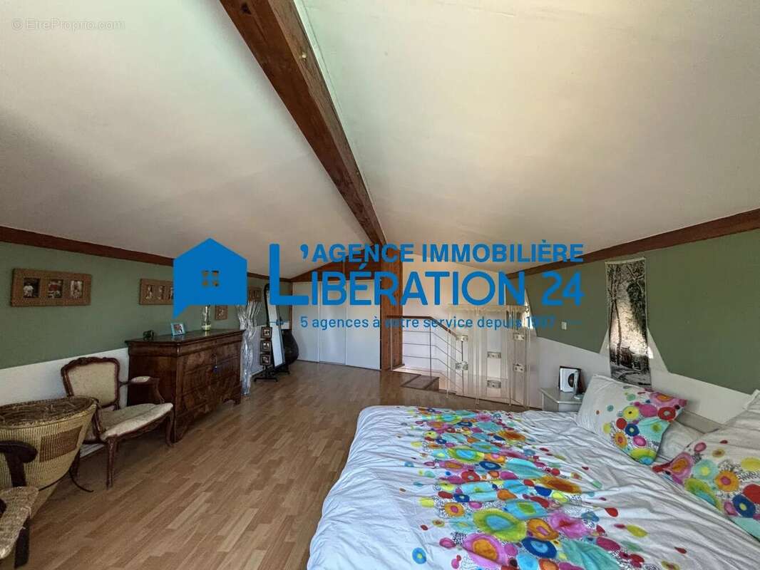 Maison familiale de 190 m² avec piscine, beaux volumes et cadre privilégié - photo 17
