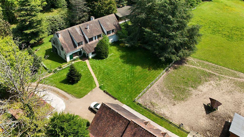 Maison à POIGNY-LA-FORET