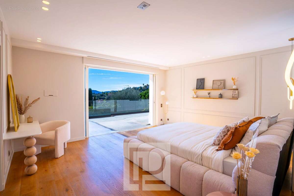 Maison à MOUGINS