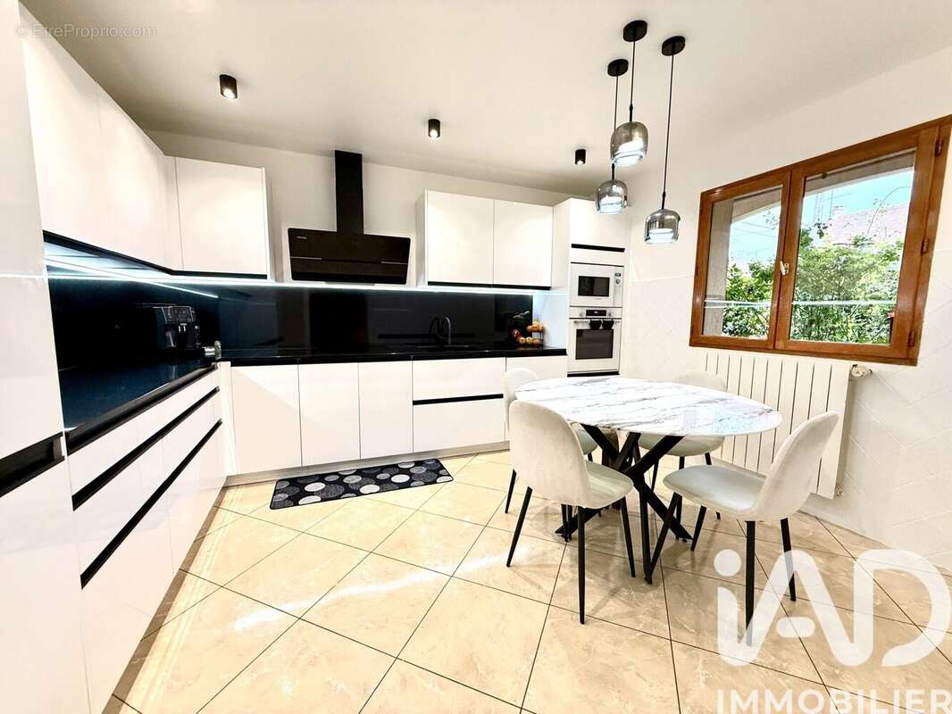 Photo 3 - Maison à VAUJOURS