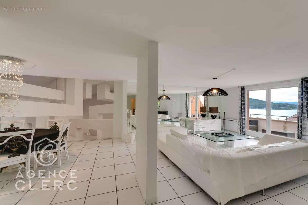 Appartement à VEYRIER-DU-LAC