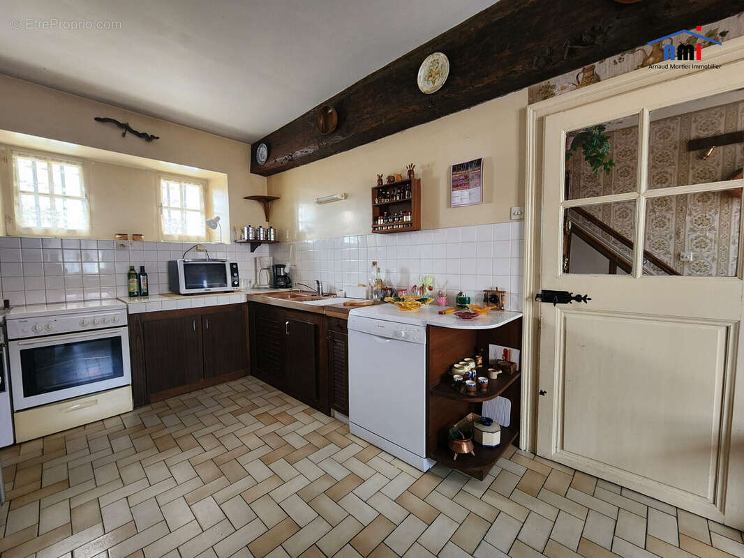 Maison à MOUTIERS-AU-PERCHE
