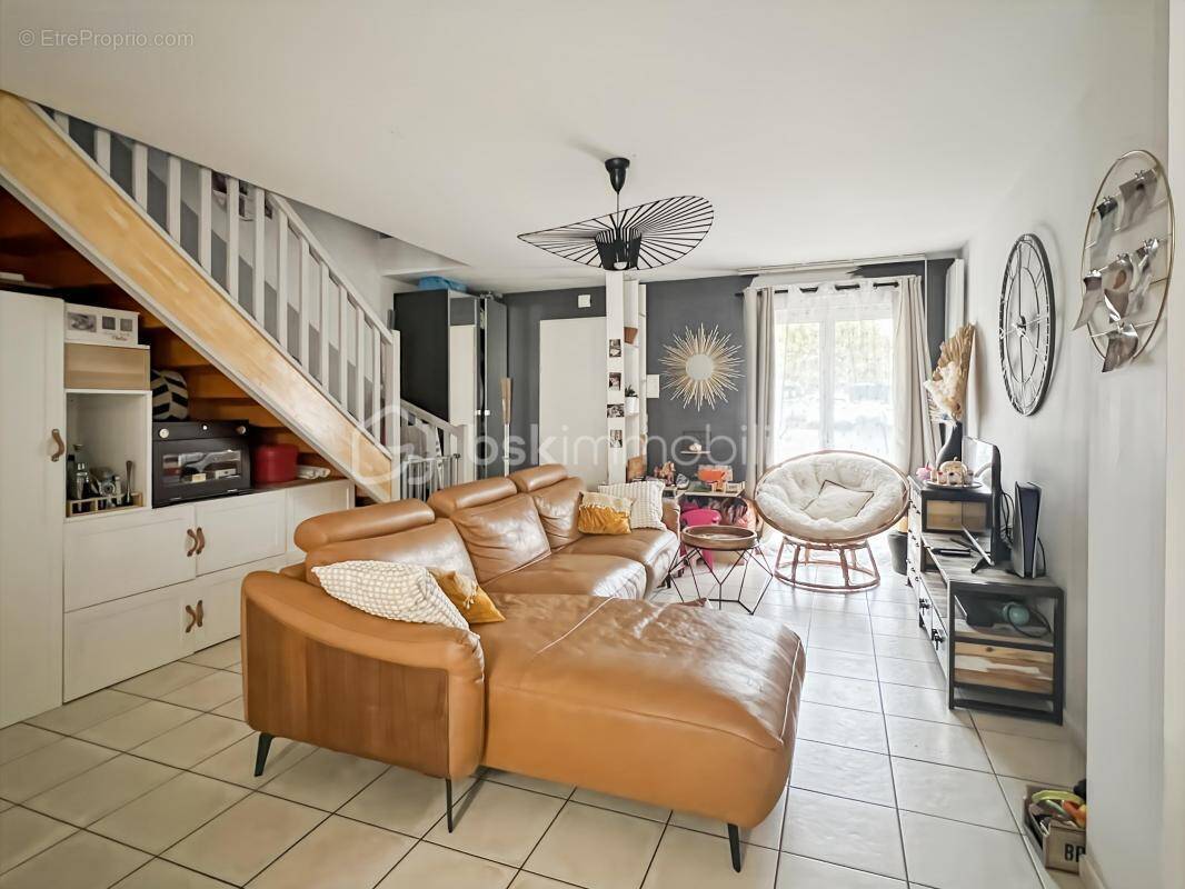 Maison à JANVILLE-SUR-JUINE