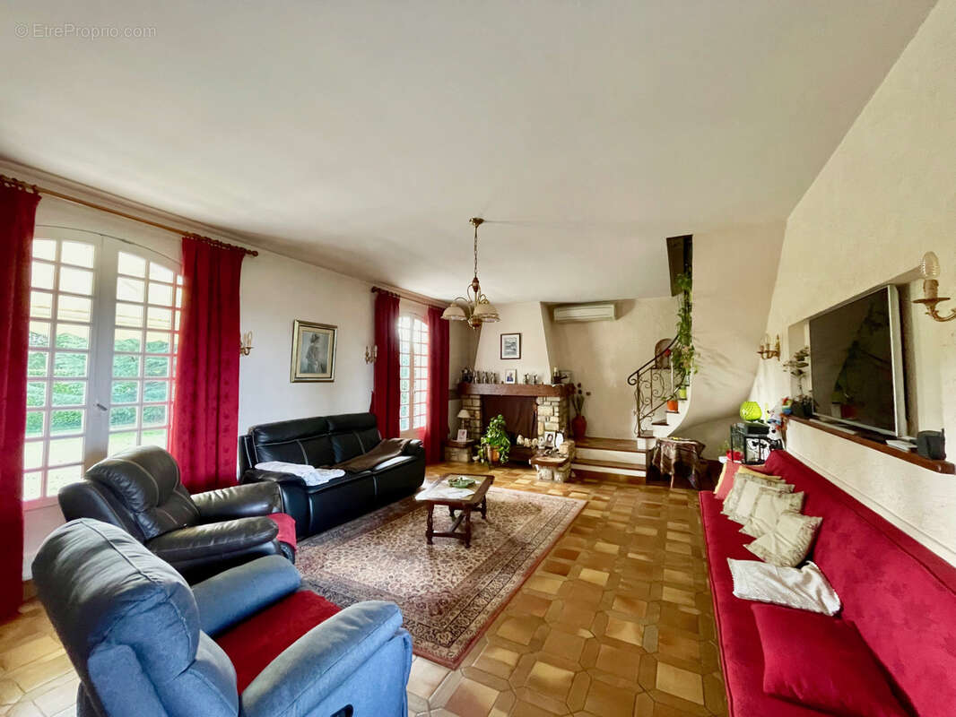 Maison t7 de 194m2 sur portets - photo 3