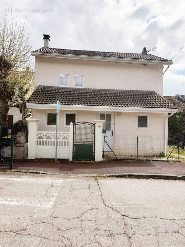 Maison à CREMIEU