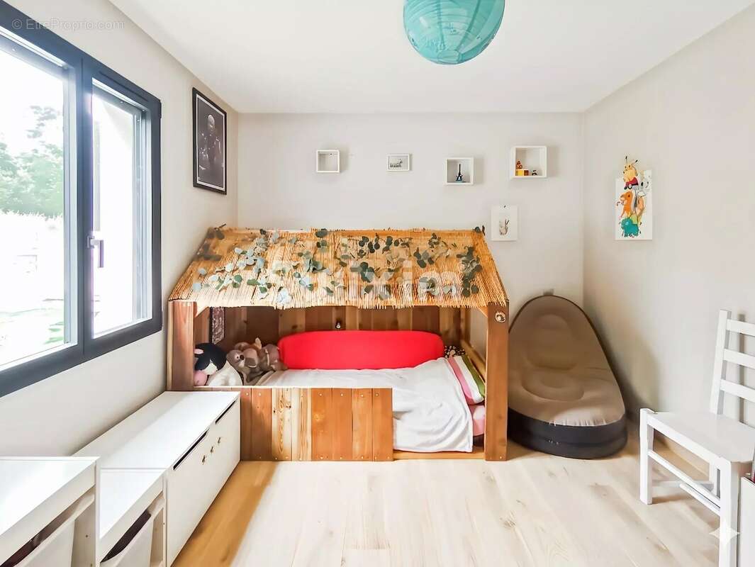 Maison à MORNAS