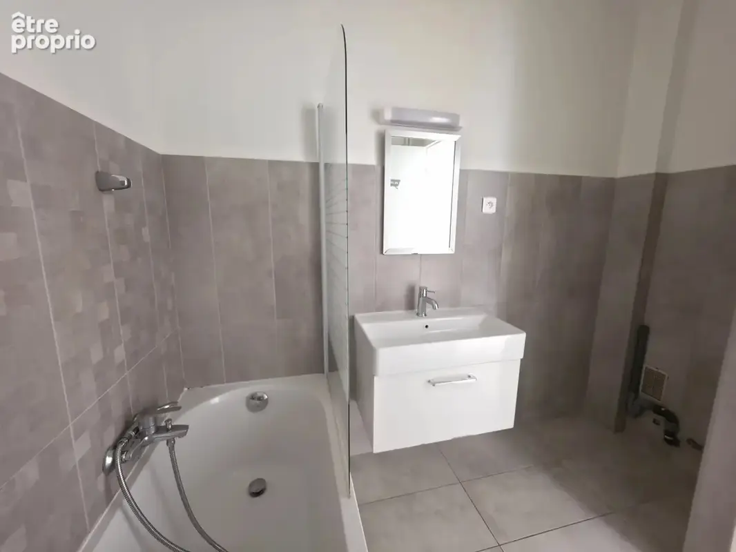 NICE - Le Port - 2 pièces - 54,64m² - plein Sud - ascenseur - balcon - photo 8