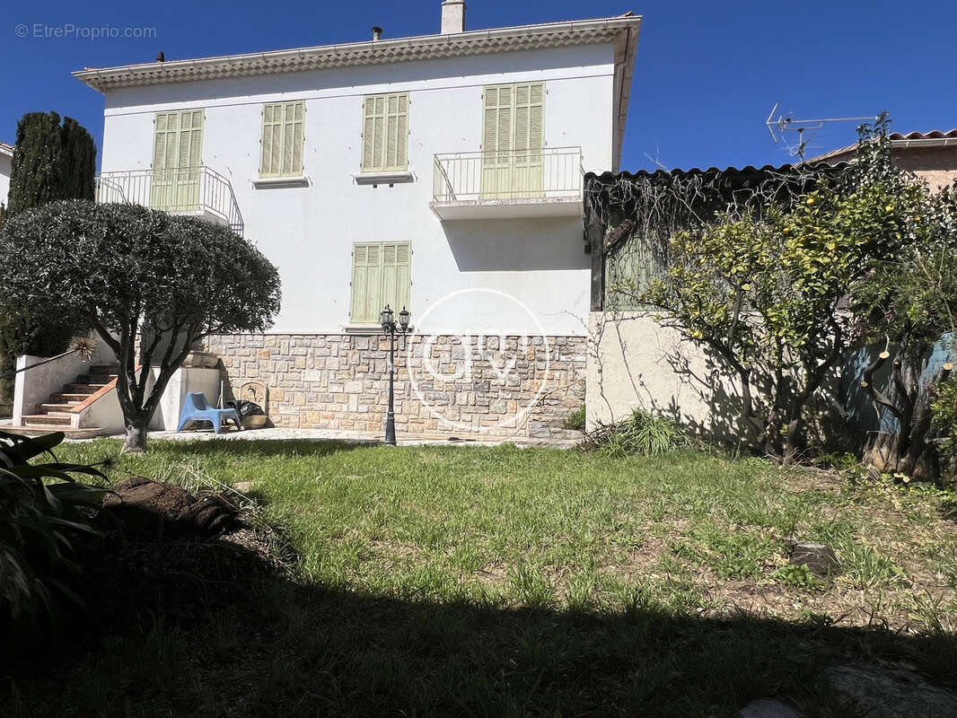 Maison à LA VALETTE-DU-VAR