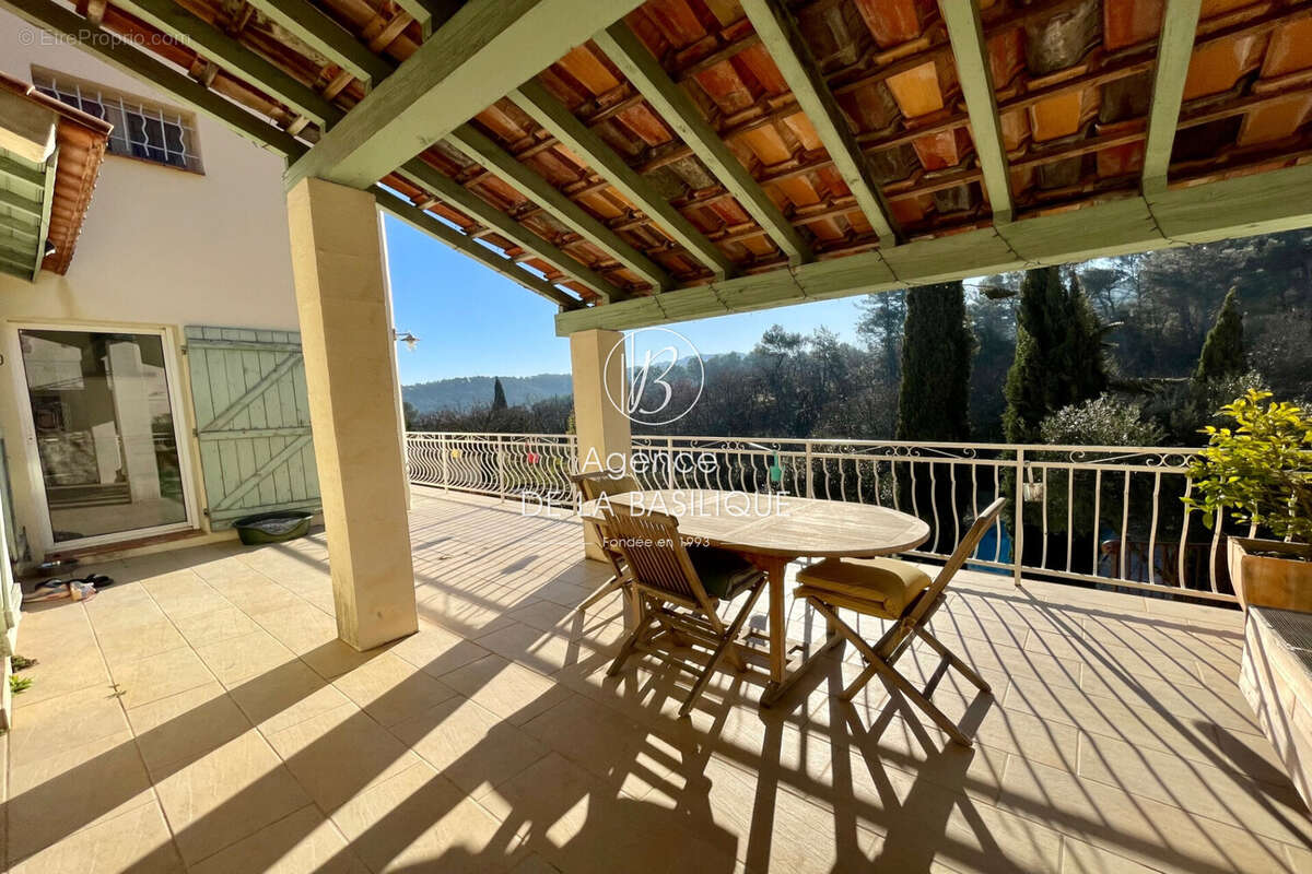 Maison à SAINT-MAXIMIN-LA-SAINTE-BAUME