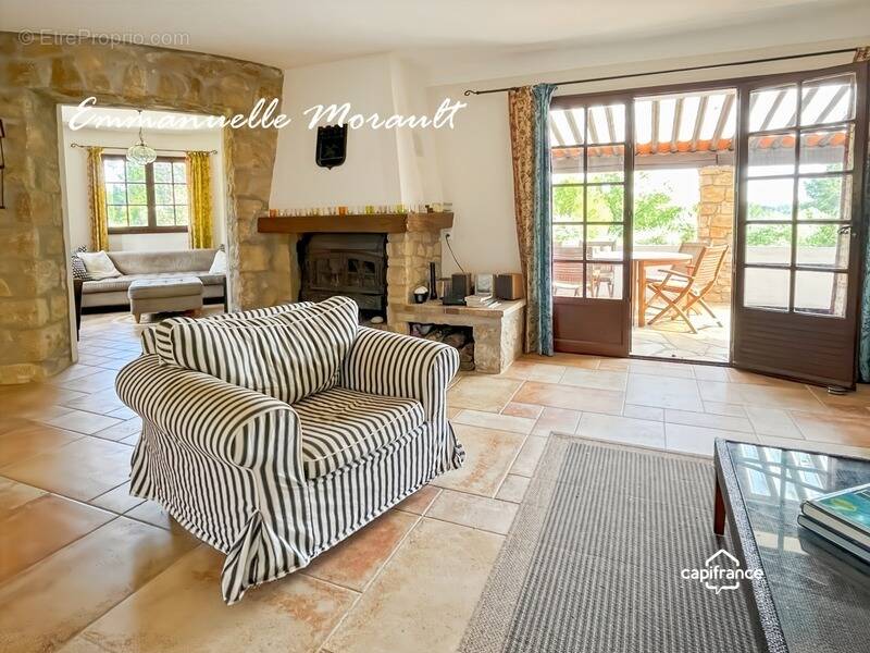 Maison à BAGNOLS-EN-FORET