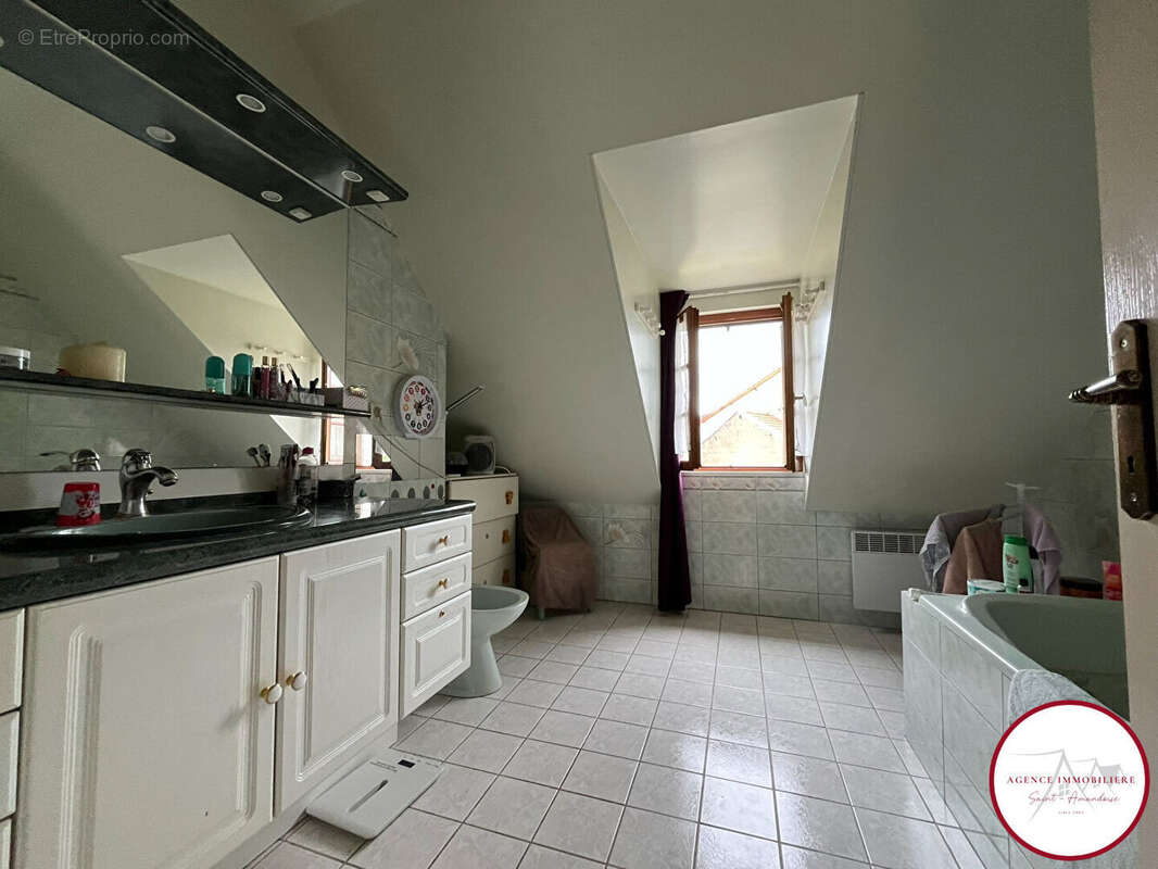 Maison familiale 4 chambres avec jardin et garage 146m² - photo 10